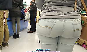 candid ass WIDE booty in jeans 3