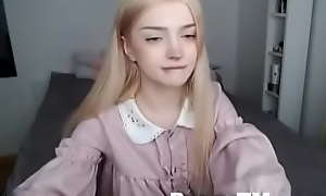 18yo hot girl are so wet and sexy