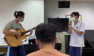 Sweaty music performance from KSHS students (說散就散）