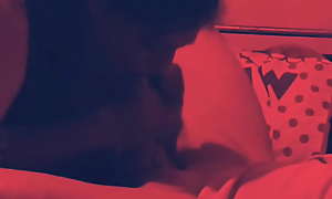 Morena Díaz mamando gran poronga en el telo