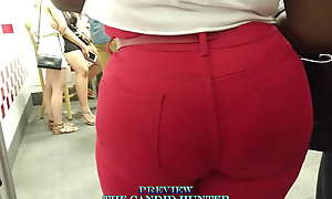 candid ass bubble booty in jeans 1