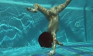 Irina Russia shows chap-fallen body underwater