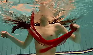 Swimming goggles babe Vera Brass in the pool