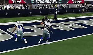 Sexy Mitch Throws DIME For a TD