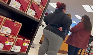 Latina bbw fat ass poking out