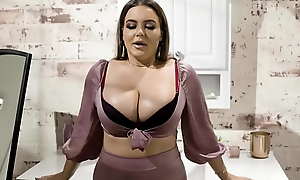 Natasha Nice Receives So Excited Here Try A Obese Locate For The First Time - Physical Peel On FreeTaboo XXX video 