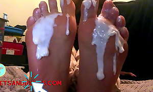 18 Year Old Latina Creamed Foot Delight in - Webcam