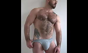Hot Men's Bulge in the matter of Bloomers and Speedos