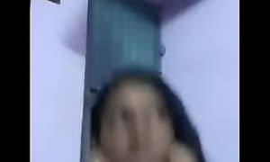 Desi girl saying sorry by showing boobs mms