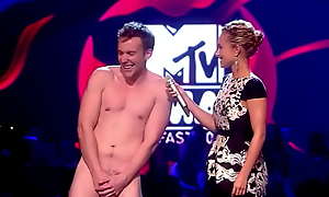 Defoliated streaker on 2011 MTV EMAs