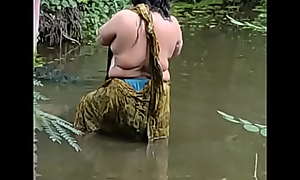 Bengali Aunty Unjust Bathing Fixing (2)
