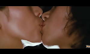 SM queen Junko Mabuki lesbian kissing rarely