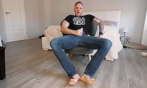Big Guy with Bare Foot jerk of and dirty talk how punish you My gay of footage